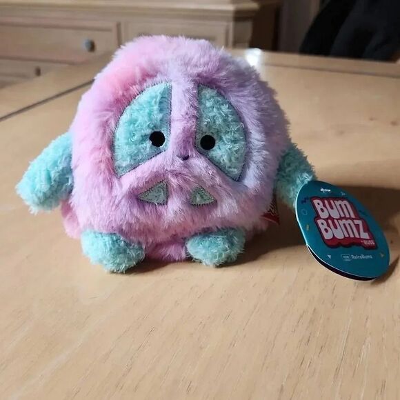 Bum bumz Megs peace sign mini plush - Picture 2 of 4